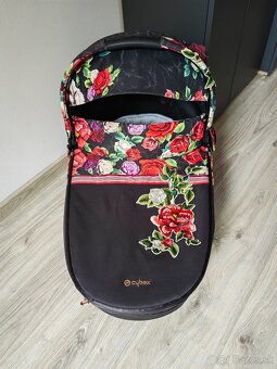 Cybex priam 4.0 2022 vanička /korba cot blossom dark - 2