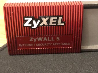 Zyxel ZyWall 5 firewall/router - 2