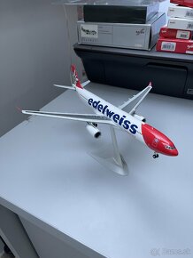 Model Airbus A330-300 Edelweiss Air 1:200 - 2