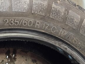 Zimne pneu 235/60 r17 c vredestein - 2