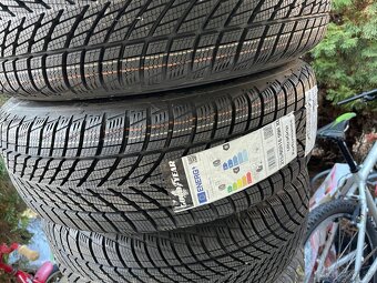 215/60 R 16 99H ULTRAGRIP PERFORMANCE 3 GOODYEAR - 2