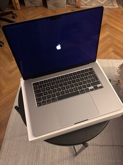 MacBook Air 15-inch - 2