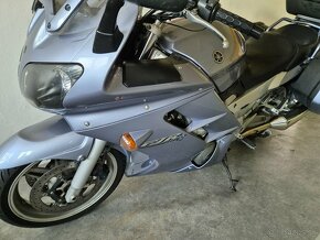 Yamaha FJR 1300 - 2