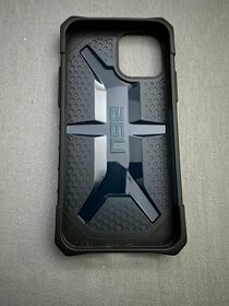 Kryt UAG iPhone 12/12pro - 2