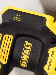 Dewalt excentricka bruska - 2