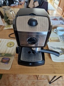 Kavovar Delonghi - 2