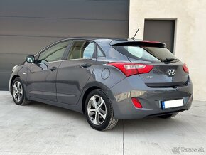 HYUNDAI I30 1.6 CRDI FAMILY / SK AUTO / 1.MAJITEĽ / NEBÚRANÉ - 2