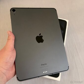 Predám/vymením iPad Air 2022 M1 256Gb Wi-Fi+Cellular - 2