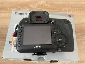 Canon 5D Mark IV - 2