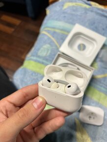 AirPods Pro 2 lightning port - 2