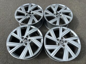 ORIGINAL VW GOLF VIII/ GOLF VII DISKY 5x112 R18 NEW MODEL - 2