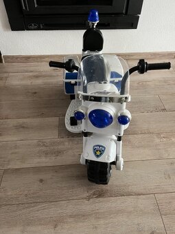 Detska elektricka motorka Policia - 2