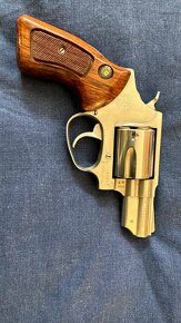 Revolver Taurus M 85 nerez, .38 Specisl - 2