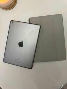 Apple ipad 6 - 2