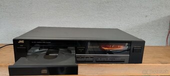 CD prehrávač JVC - 2