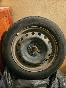 Predám zimné pneu Sava 185/60 r15, ako nové - 2