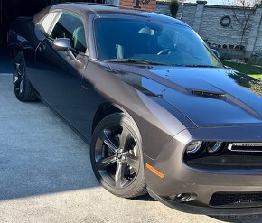 Dodge challenger 5,7 HEMI V8 R/T - 2