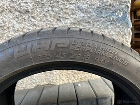 Sebring 235/45 ZR18 - 2