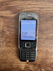 Nokia E66 (ročník 2008) - 2