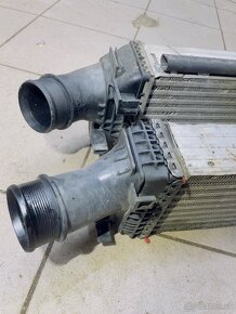 Audi chladič intercooler 3.0 TDi 8k0145805E - 2