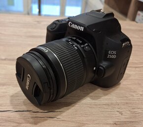 Canon EOS 250D - 2