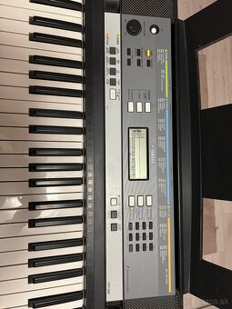 YAMAHA YPT-240 - 2