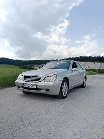 Mercedes Benz W203 - 2