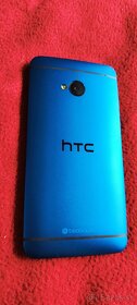 HTC One M7 vo vzacnej modrej - 2