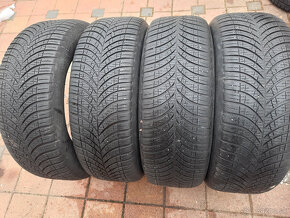 celorocne 215/60 r17 r.v.2022 - 2