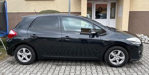 Toyota Auris hybrid - 2