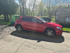 Mercedes Benz GLA200d - 2