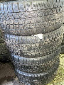 Predám pneu Bridgestone 235/60 R17 - 2