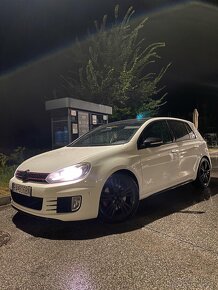 Volkswagen Golf 6 GTI 2.0tsi TOP - 2