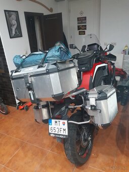 Honda Africa Twin 1100 - 2