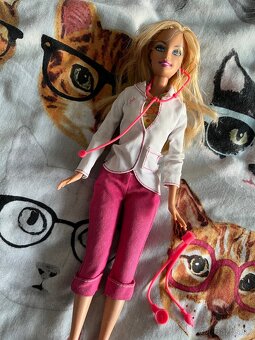 Barbie I Can Be Kid Doctor (2009) - 2