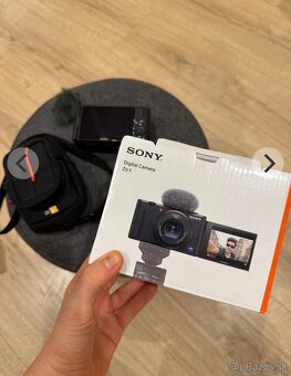 DIGITÁLNA KAMERA SONY ZV 1 + SONY GRIP ZDARMA - 2