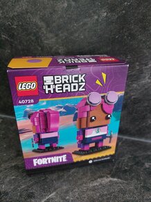 Lego Brickheadz 40728 Brite Bomber z Fortnitu - 2