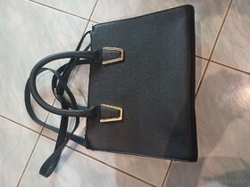 Čierna kabelka cross body aj do ruky - 2