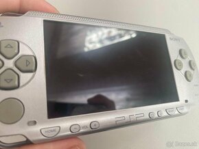 PSP 1000 Silver  + 64gb - 2