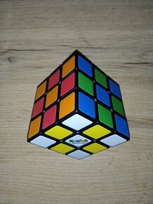 Originálna 3x3 rubiková kocka od značky Rubik's - 2