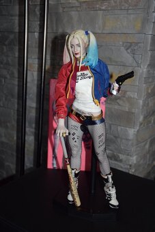 Harley Quinn Figurka - 2