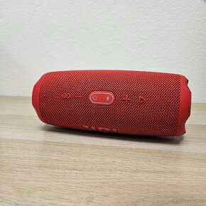 ✔️ JBL Charge 5 - červený, výborný stav, batéria ako nová - 2