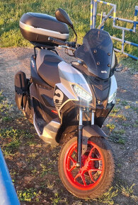 Aprília SR GT 125 SPORT - 2