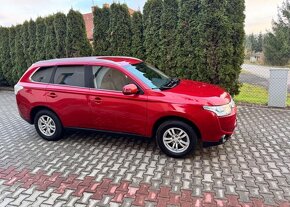 Mitsubishi Outlander 2,2 DI-D nafta manuál 110 kw - 2