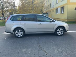 Predám Ford focus 1.6 16V 74 kw R.v.2007 - 2