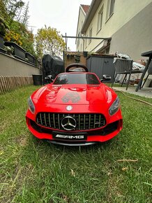 Elektrické auto Mercedes AMG GTR - 2