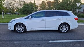 Toyota Avensis Combi 110kw Automat - 2