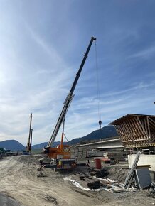 Žeriavnicke práce-autožeriav LIEBHERR LTM 1030 35ton - 2