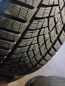 zimné 235/45 r18 - 2