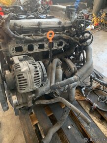 Motor VW Passat B5.5 2.3 VR5 125kw AZX - 2